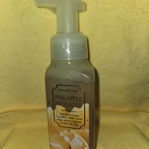 Bath & Body Works Pineapple Prosecco Foaming Hand Soap